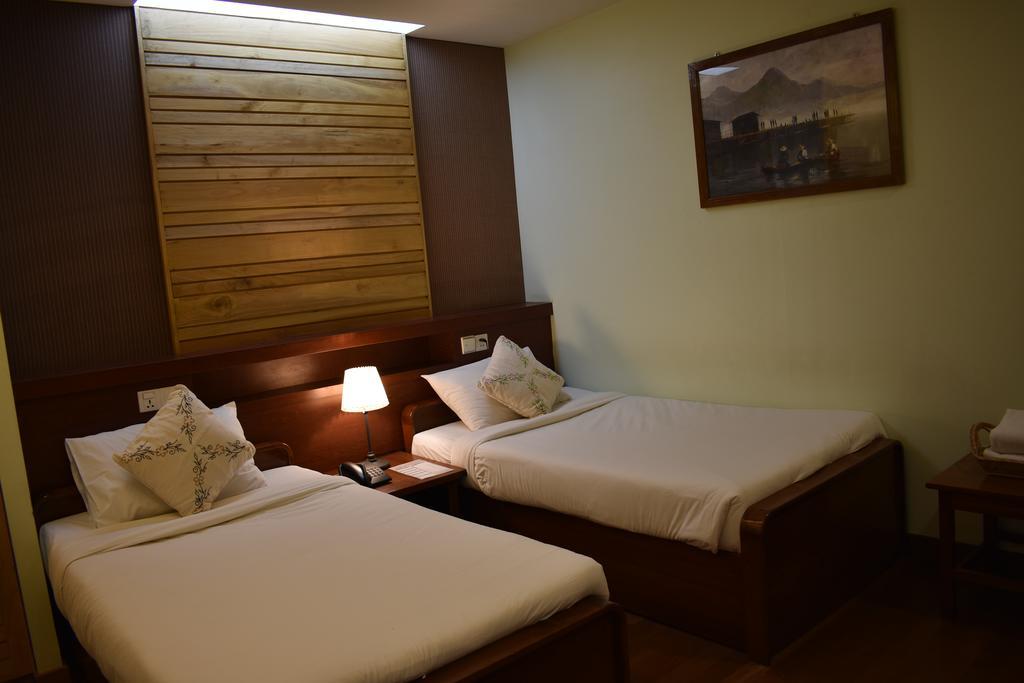 Paradise Hotel Nyaung Shwe Inle Lake Exterior foto